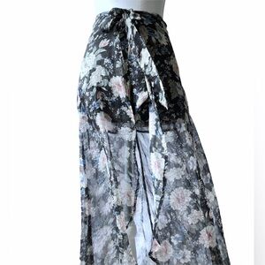 Windsor Sheer Boho Floral Skort Size Small
